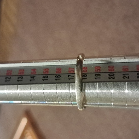 Ring 8 - Picture 2 of 2